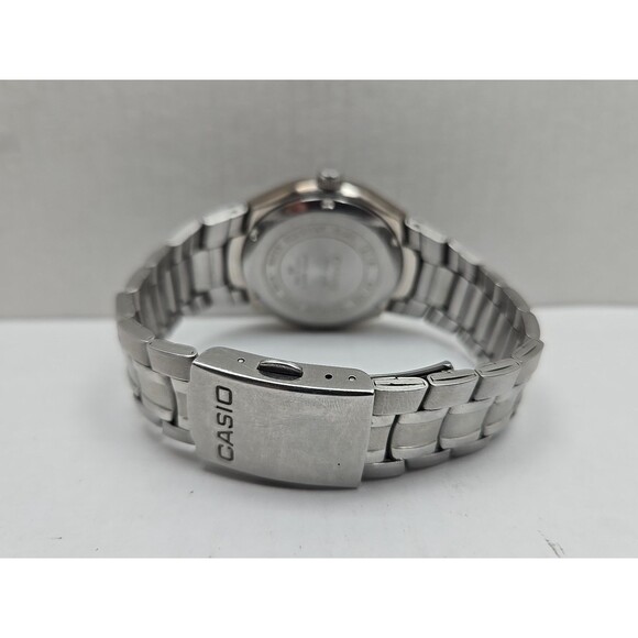 Casio Edifice EF106D Blue Dial Watch WR100M Date New Battery 37mm Silver Tone - Picture 9 of 12